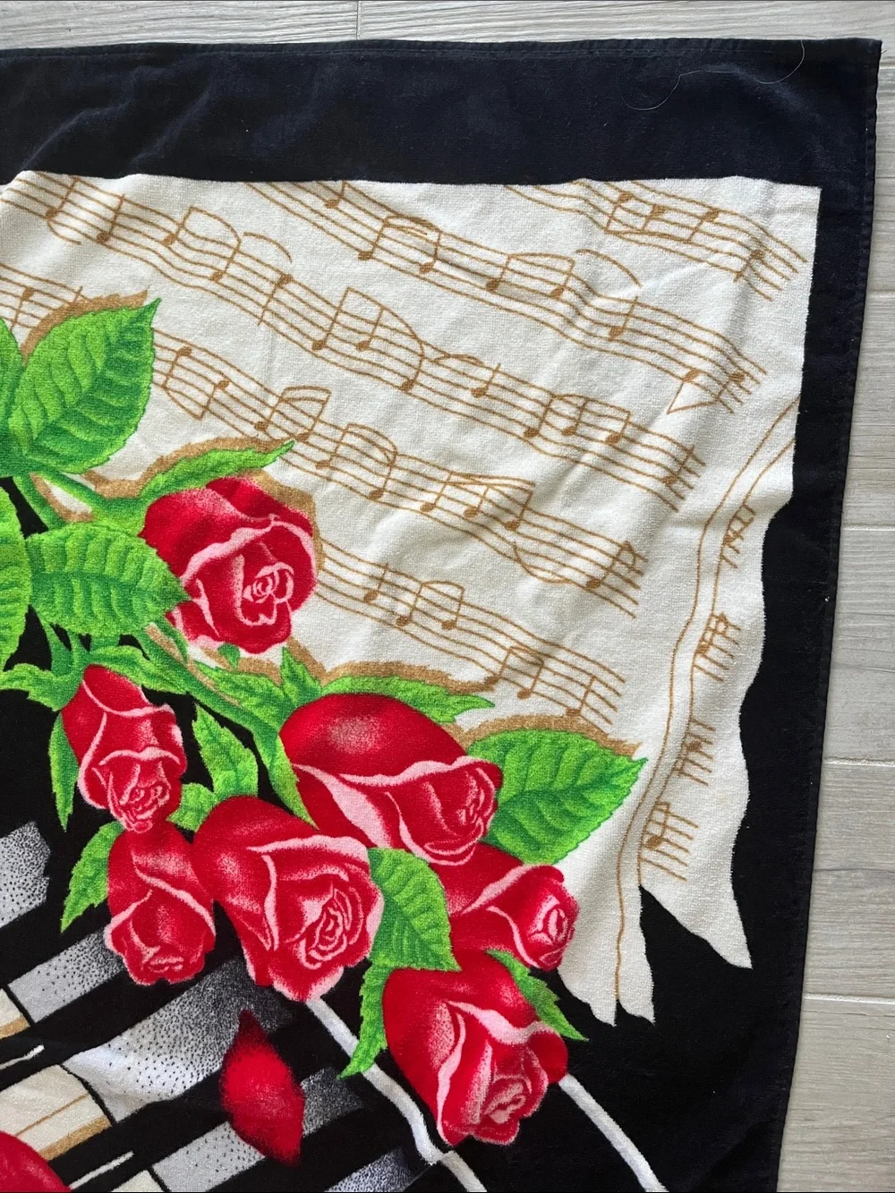 Vintage 80’s Hiltex red roses piano keys sheet music bath beach towel cotton